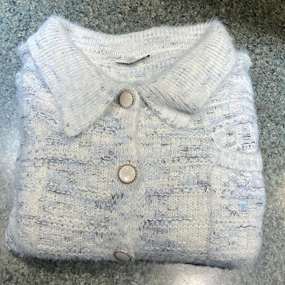 Sioni size Large button up long sleeve sweater white blue fuzzy pear buttons - Picture 11 of 11